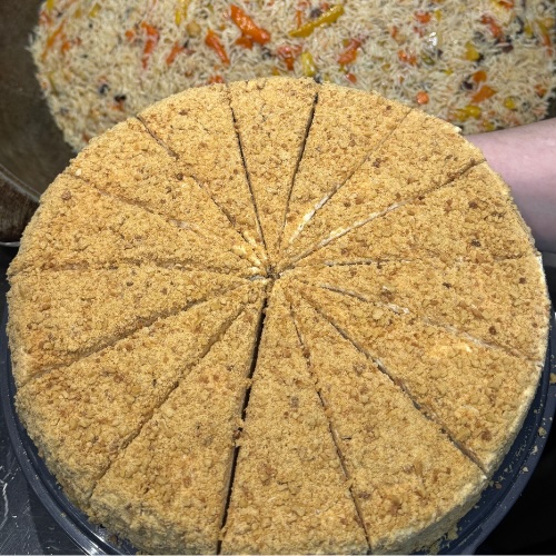 Table plov, samsa, thé